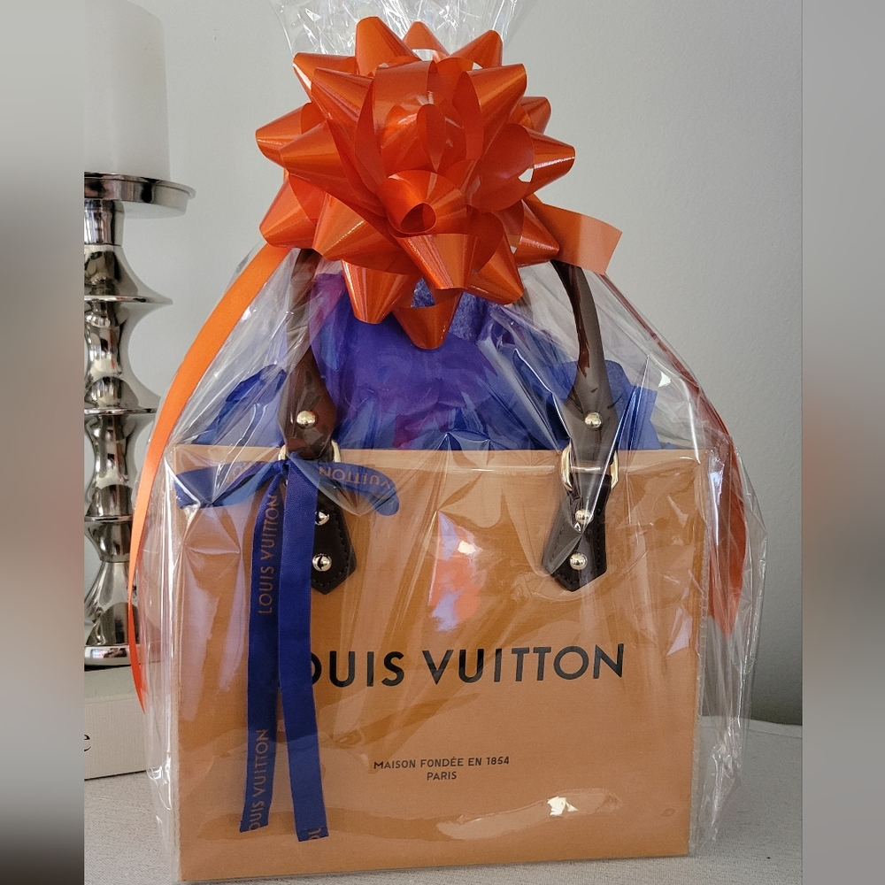 Authentic LV Store Sack/Bag in Protective Clear Tote - Picture 12 of 12